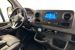 valkoinen Mercedes-Benz Sprinter 2023 kuva 11.