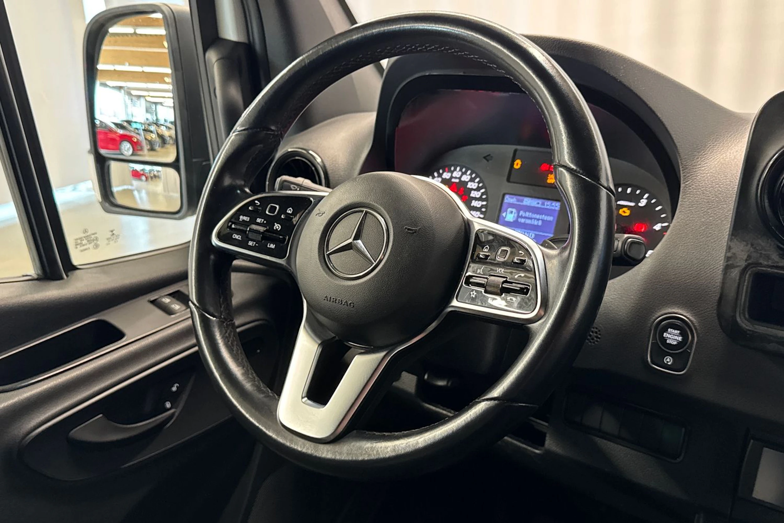 valkoinen Mercedes-Benz Sprinter 2023 kuva 13.