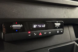valkoinen Mercedes-Benz Sprinter 2023 kuva 22.