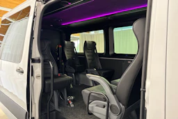 valkoinen Mercedes-Benz Sprinter 2023 kuva 26.