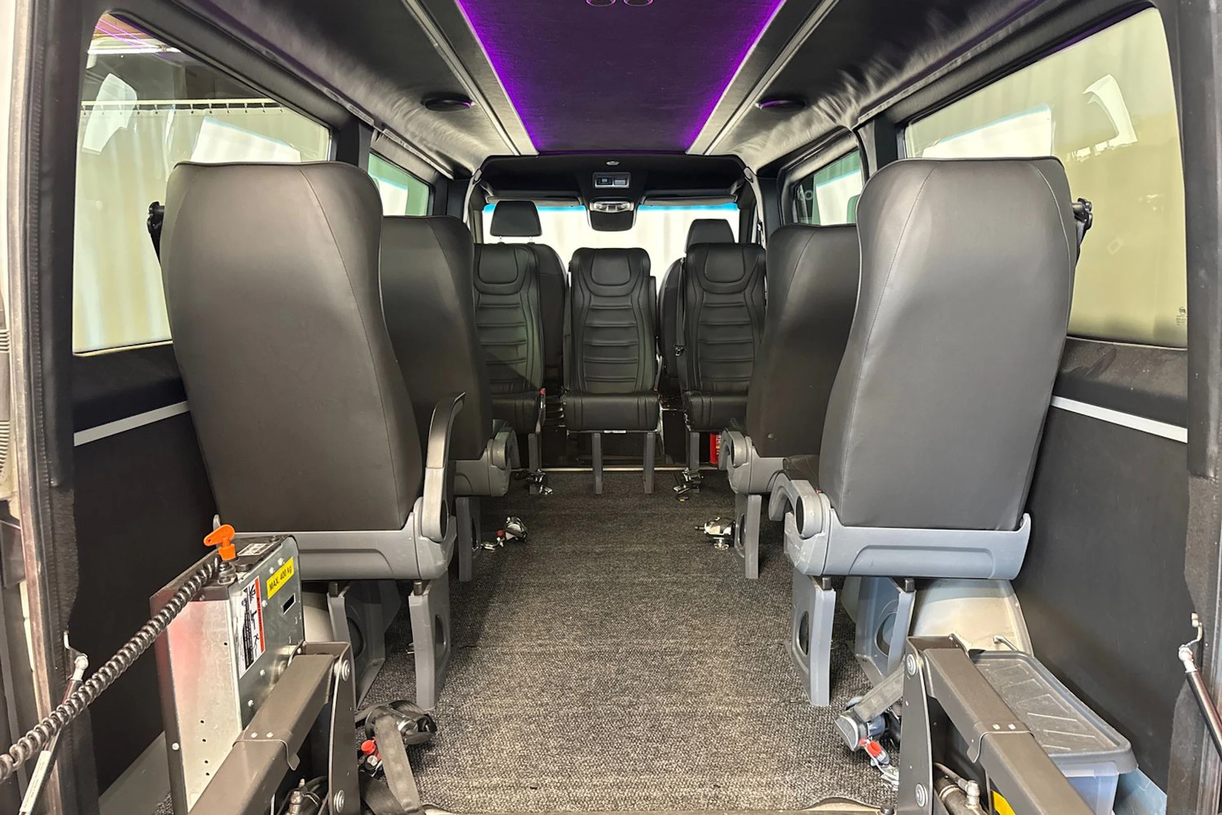 valkoinen Mercedes-Benz Sprinter 2023 kuva 32.