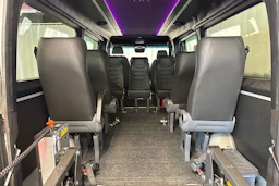valkoinen Mercedes-Benz Sprinter 2023 kuva 32.