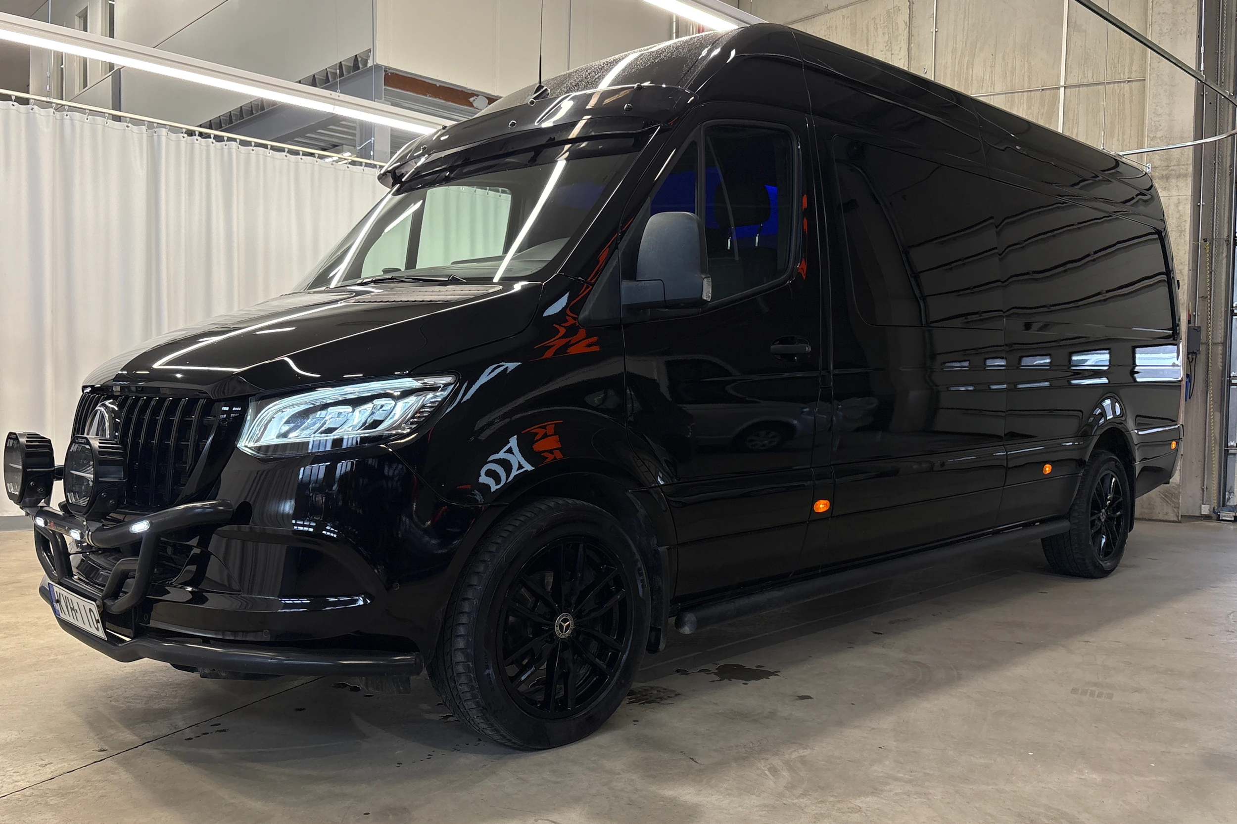 musta Mercedes-Benz Sprinter 2023 kuva 4.