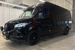 musta Mercedes-Benz Sprinter 2023 kuva 4.
