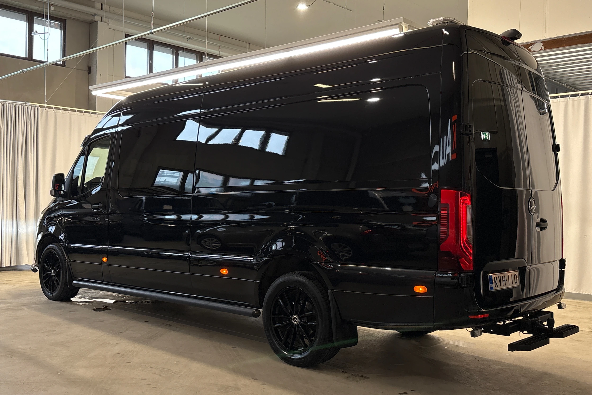 musta Mercedes-Benz Sprinter 2023 kuva 5.