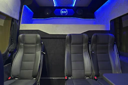 musta Mercedes-Benz Sprinter 2023 kuva 8.