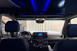 musta Mercedes-Benz Sprinter 2023 kuva 9.