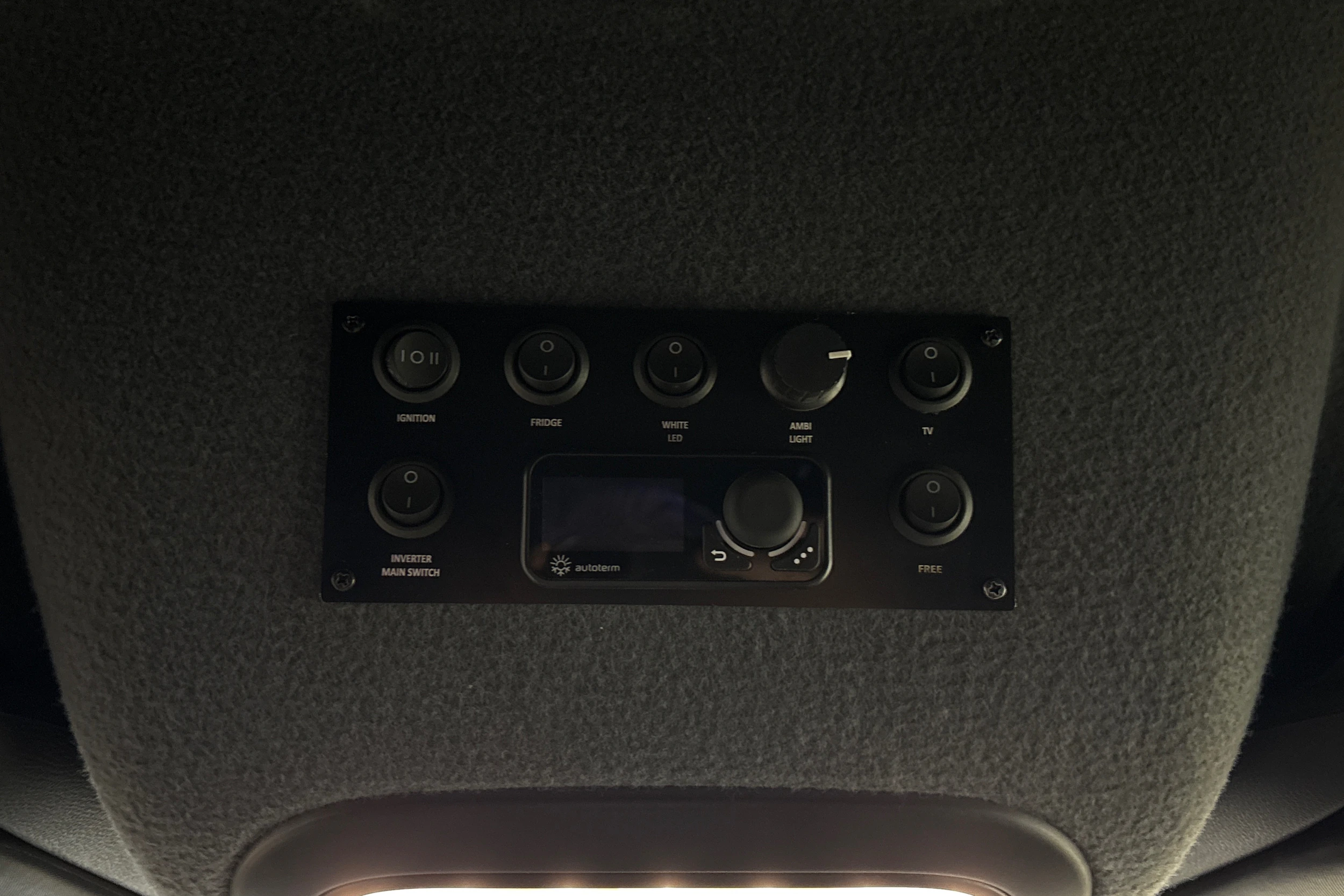 musta Mercedes-Benz Sprinter 2023 kuva 10.