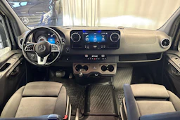 musta Mercedes-Benz Sprinter 2023 kuva 19.