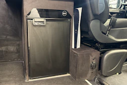 musta Mercedes-Benz Sprinter 2023 kuva 23.