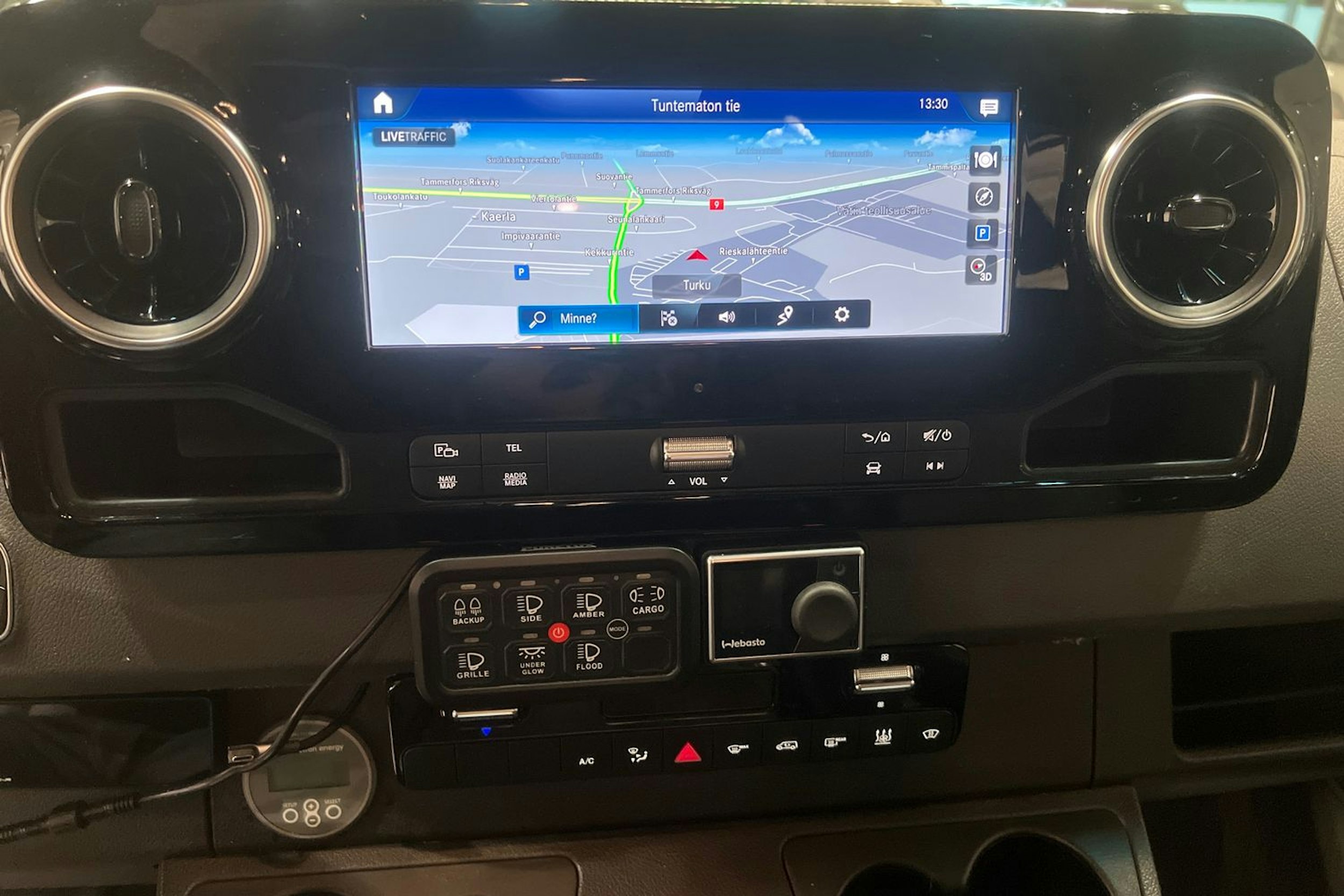 musta Mercedes-Benz Sprinter 2023 kuva 14.