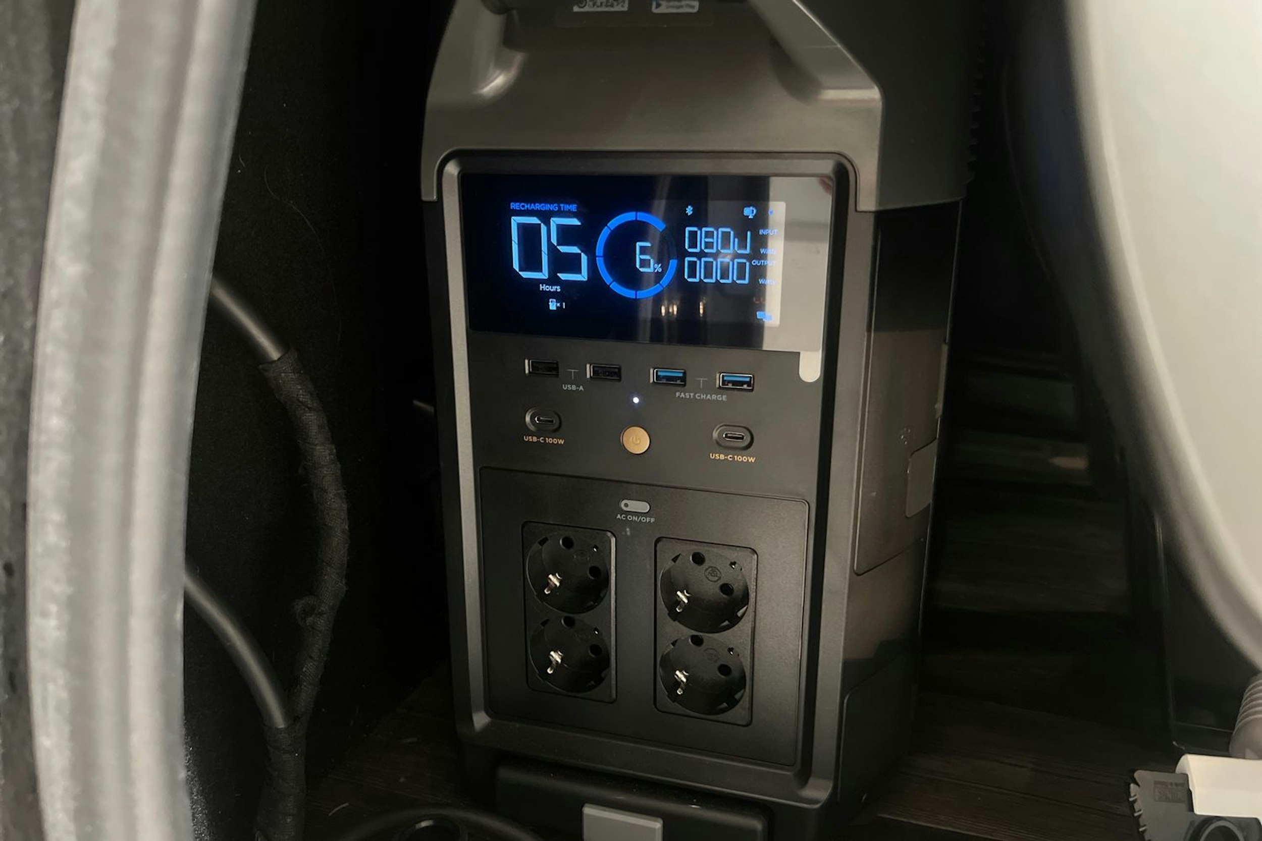 musta Mercedes-Benz Sprinter 2023 kuva 24.