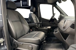 harmaa Mercedes-Benz Sprinter 2023 kuva 10.