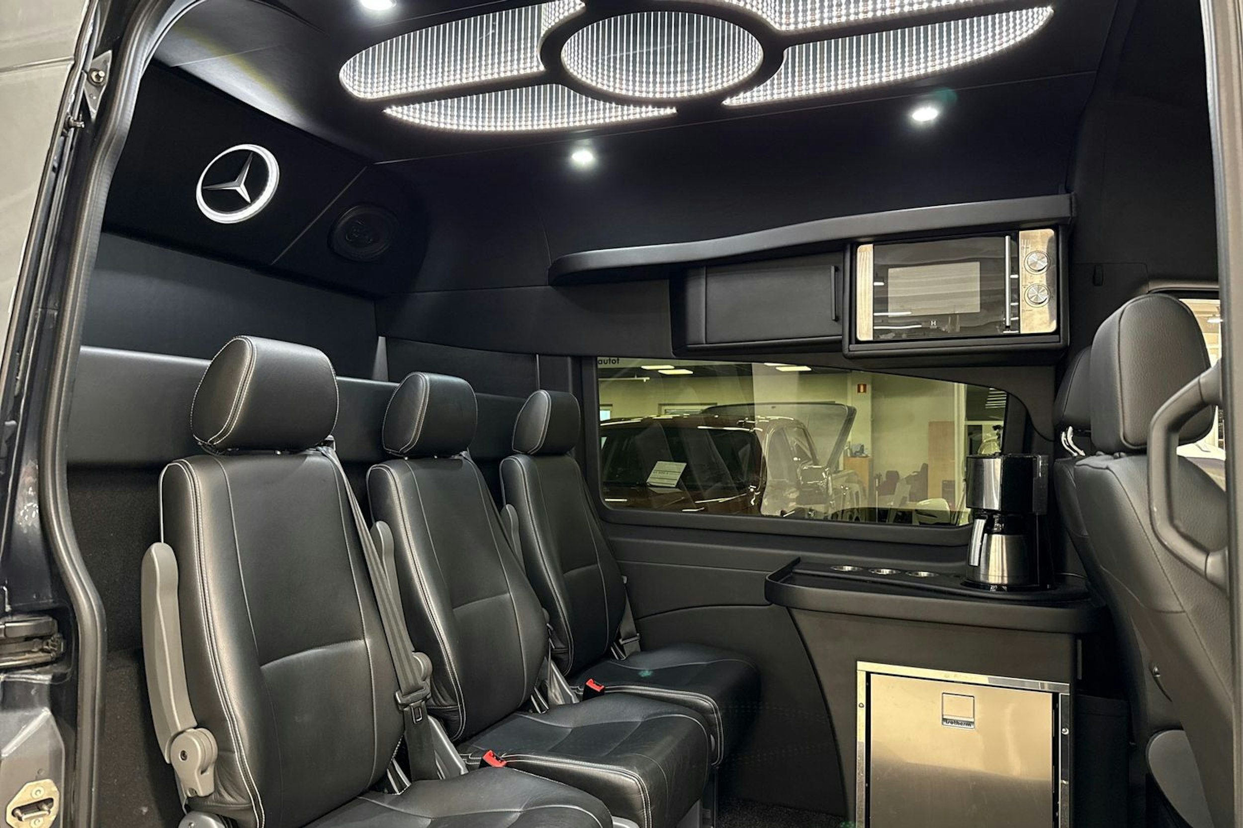 harmaa Mercedes-Benz Sprinter 2023 kuva 13.