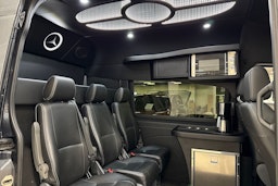 harmaa Mercedes-Benz Sprinter 2023 kuva 13.