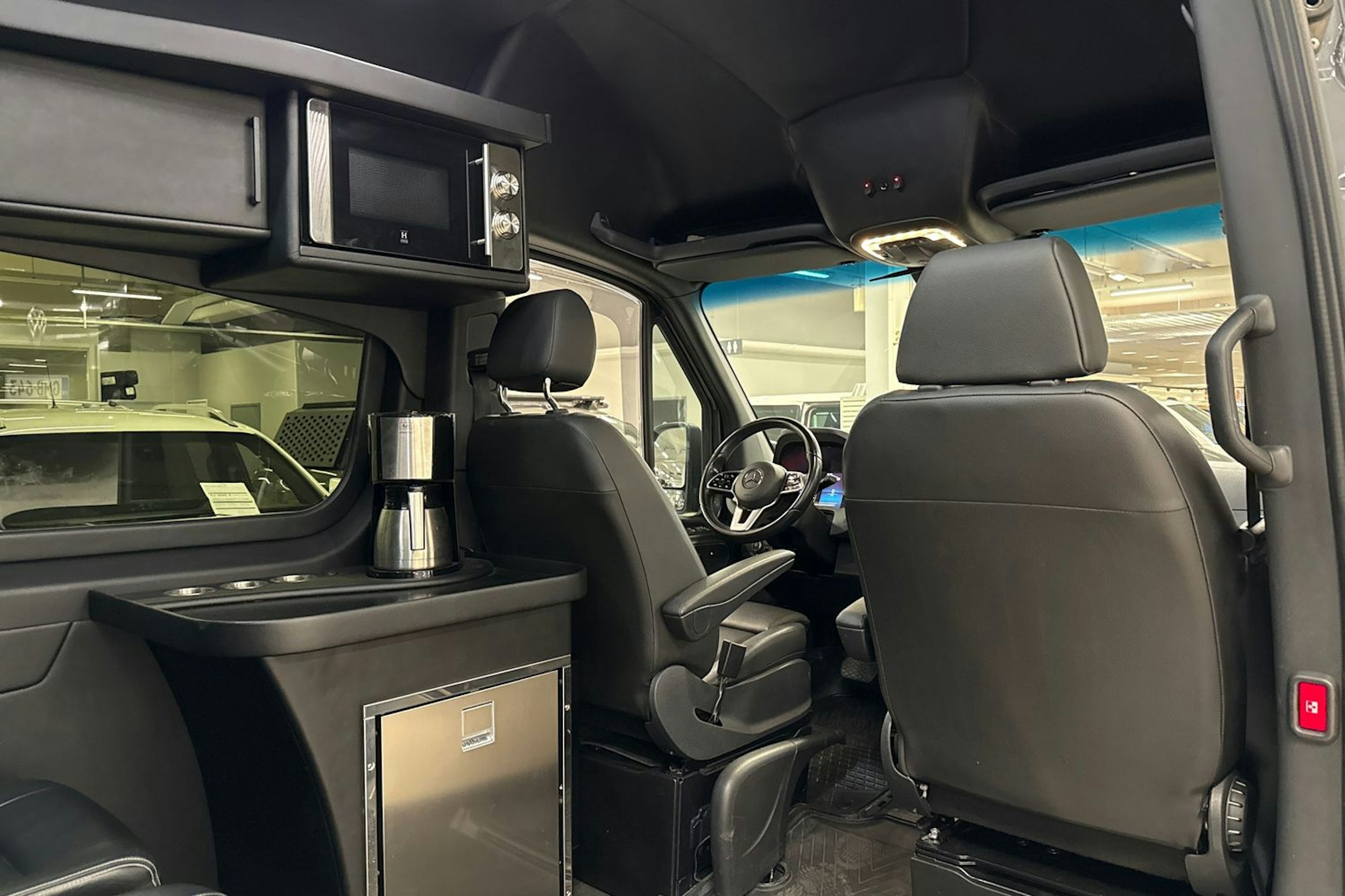 harmaa Mercedes-Benz Sprinter 2023 kuva 14.