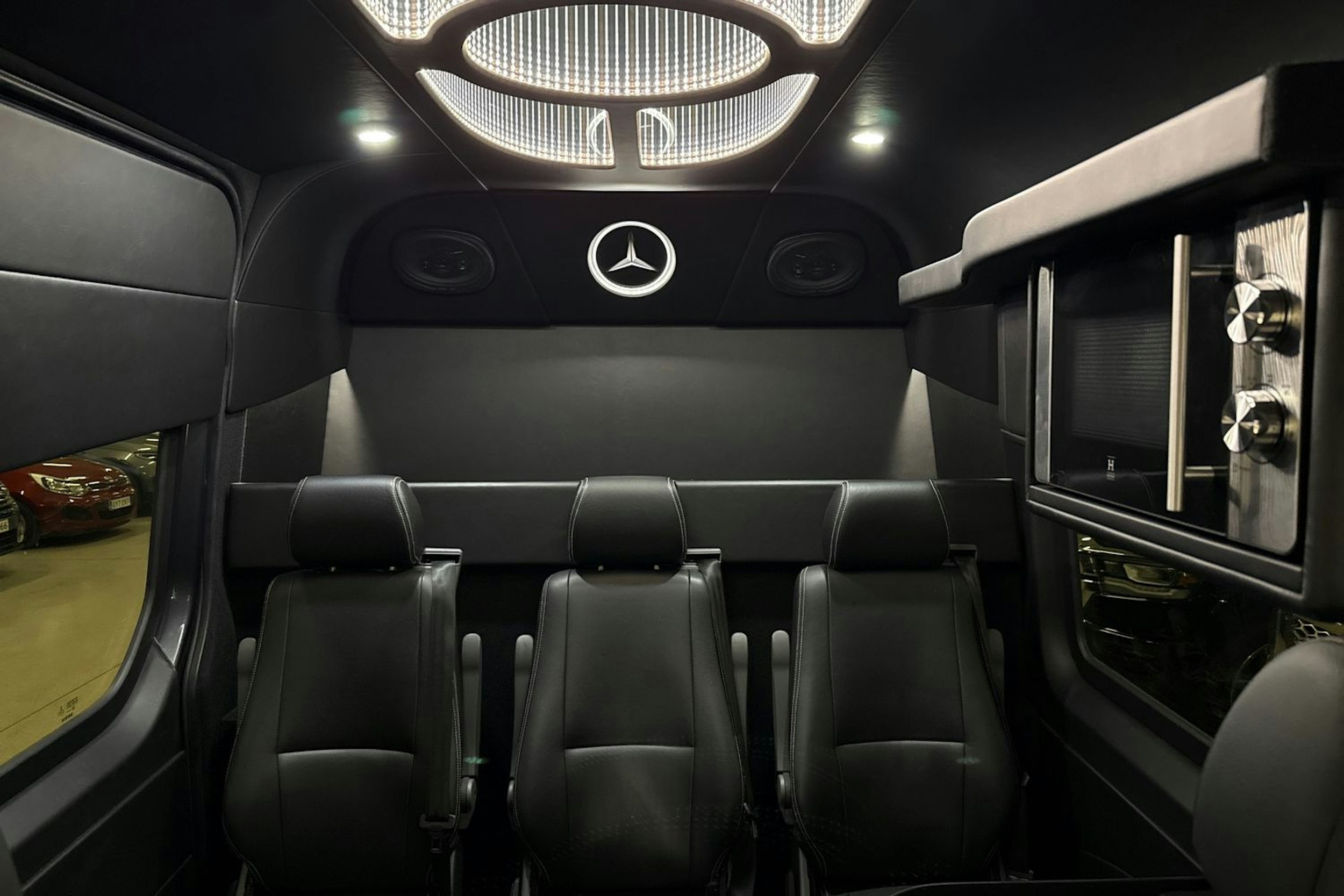 harmaa Mercedes-Benz Sprinter 2023 kuva 15.