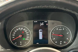 valkoinen Mercedes-Benz Sprinter 2023 kuva 13.