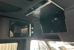 valkoinen Mercedes-Benz Sprinter 2023 kuva 23.