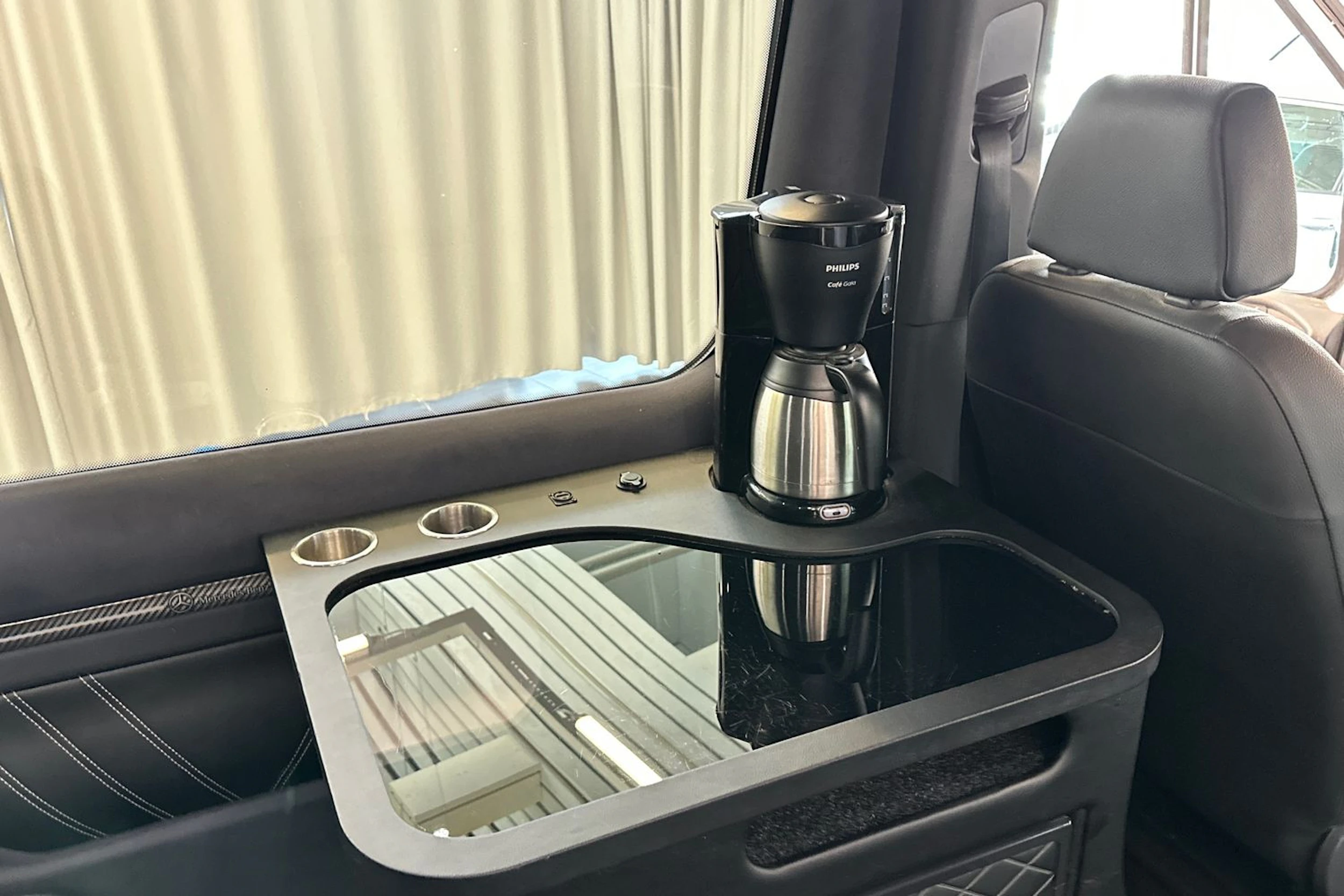 valkoinen Mercedes-Benz Sprinter 2023 kuva 25.