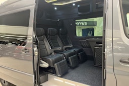 harmaa Mercedes-Benz Sprinter 2023 kuva 13.