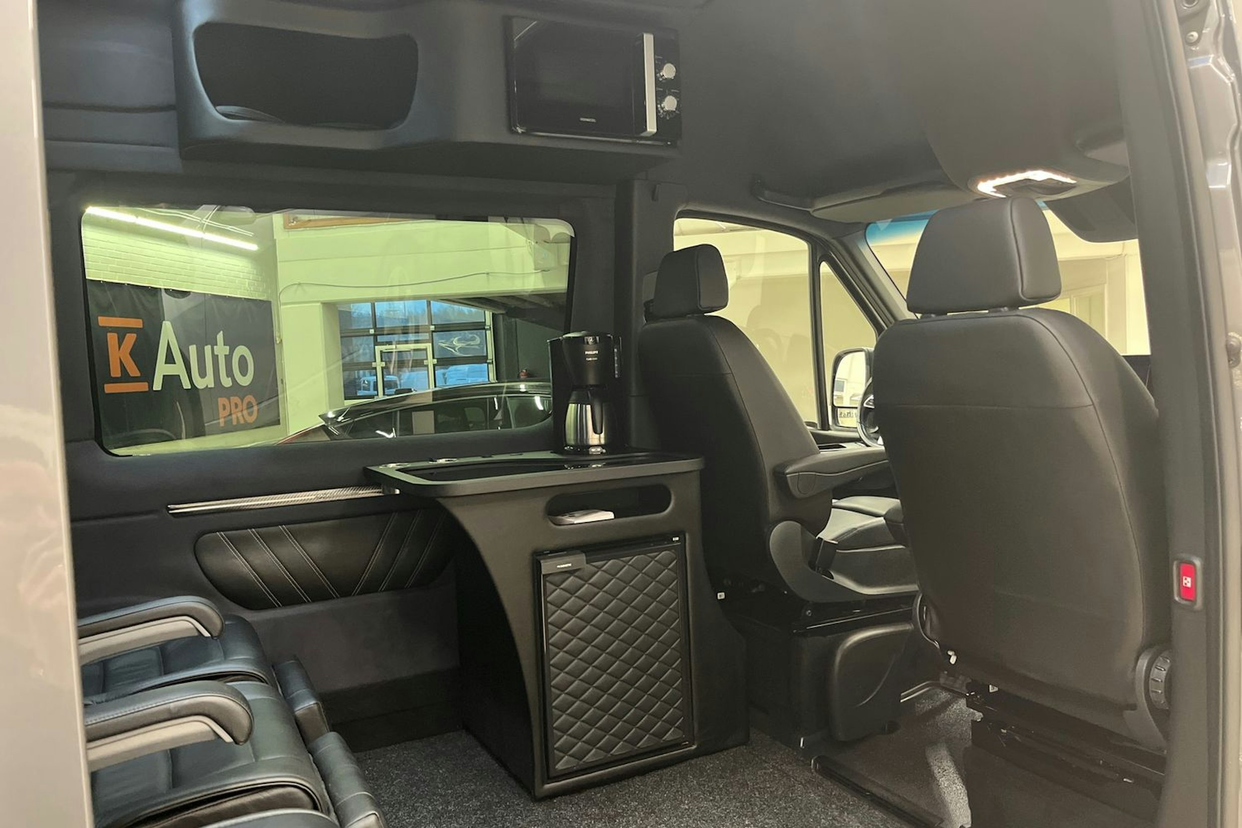 harmaa Mercedes-Benz Sprinter 2023 kuva 15.