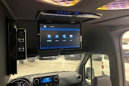 harmaa Mercedes-Benz Sprinter 2023 kuva 17.