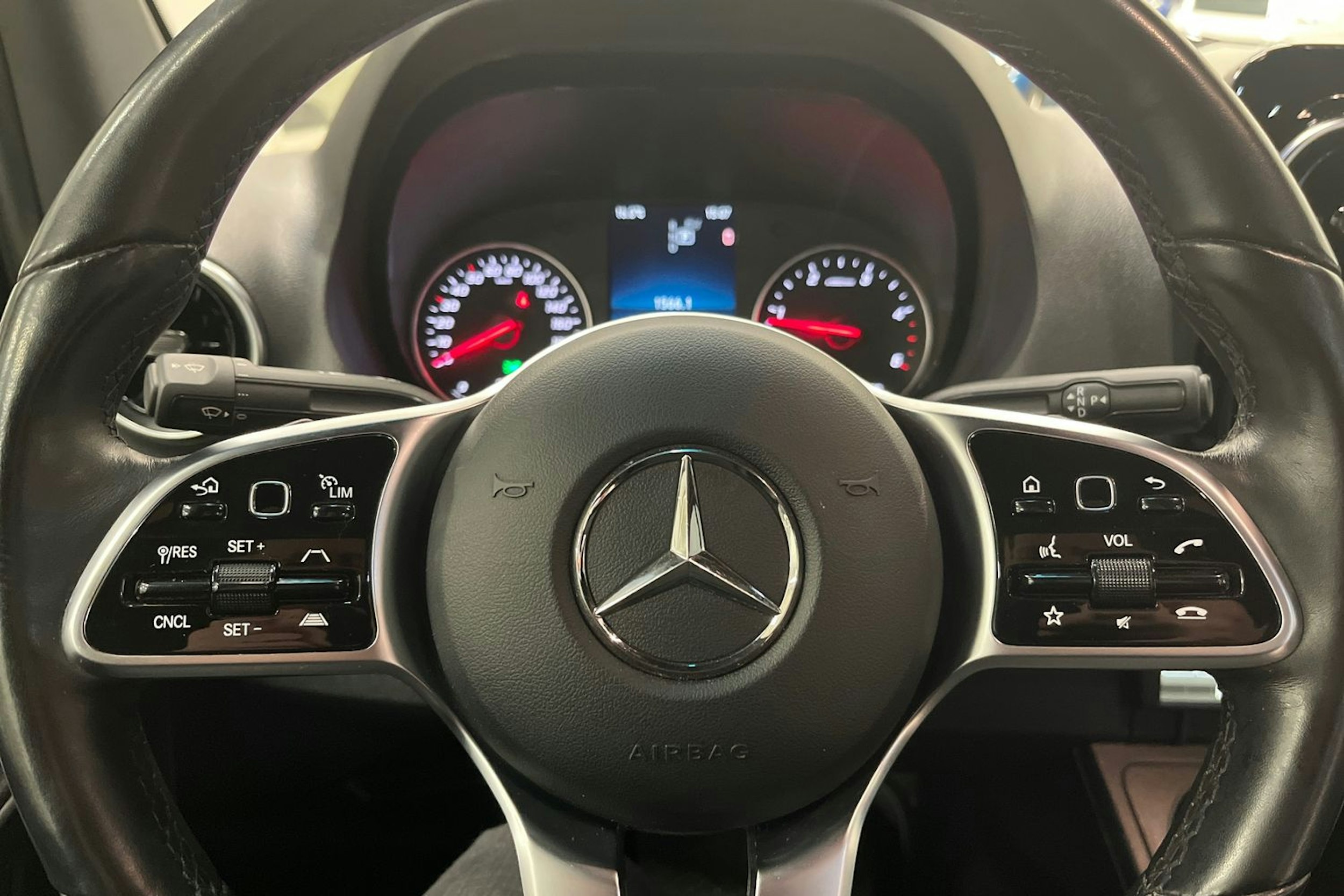 harmaa Mercedes-Benz Sprinter 2023 kuva 19.