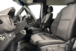 musta Mercedes-Benz Sprinter 2023 kuva 6.