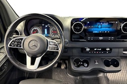 musta Mercedes-Benz Sprinter 2023 kuva 7.