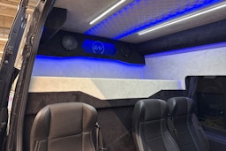 musta Mercedes-Benz Sprinter 2023 kuva 12.