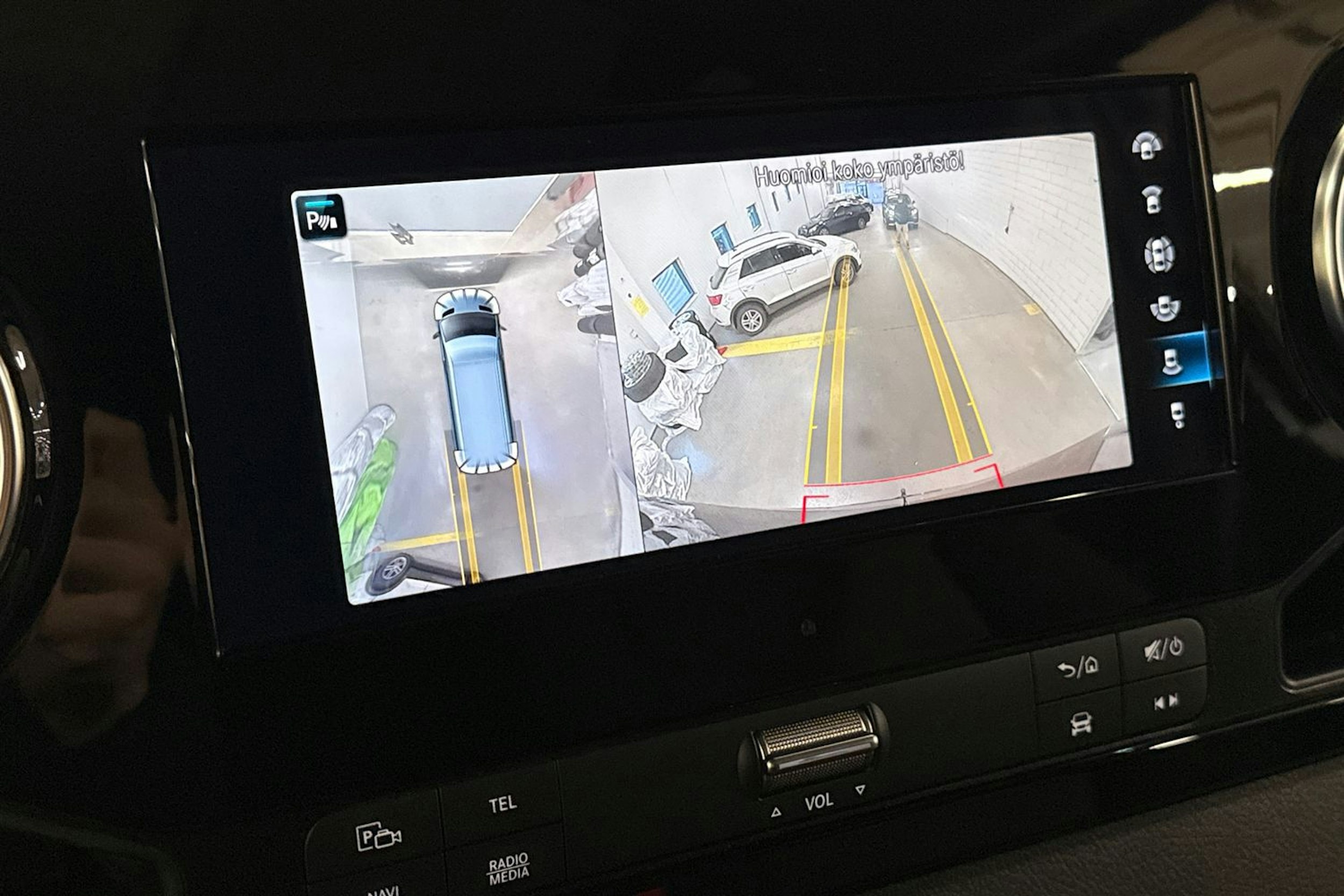 musta Mercedes-Benz Sprinter 2023 kuva 20.