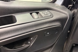 musta Mercedes-Benz Sprinter 2023 kuva 24.