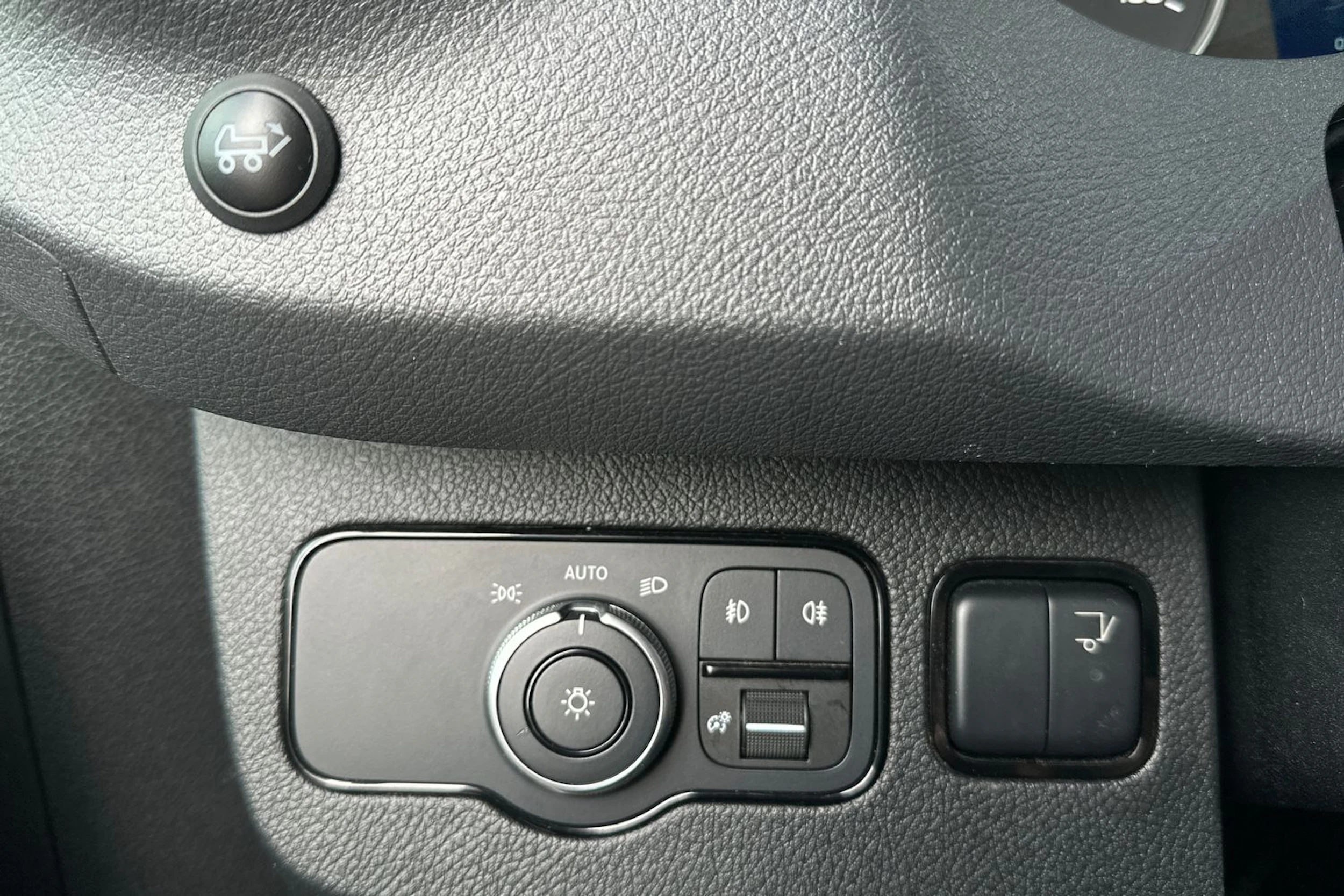 valkoinen Mercedes-Benz Sprinter 2023 kuva 12.