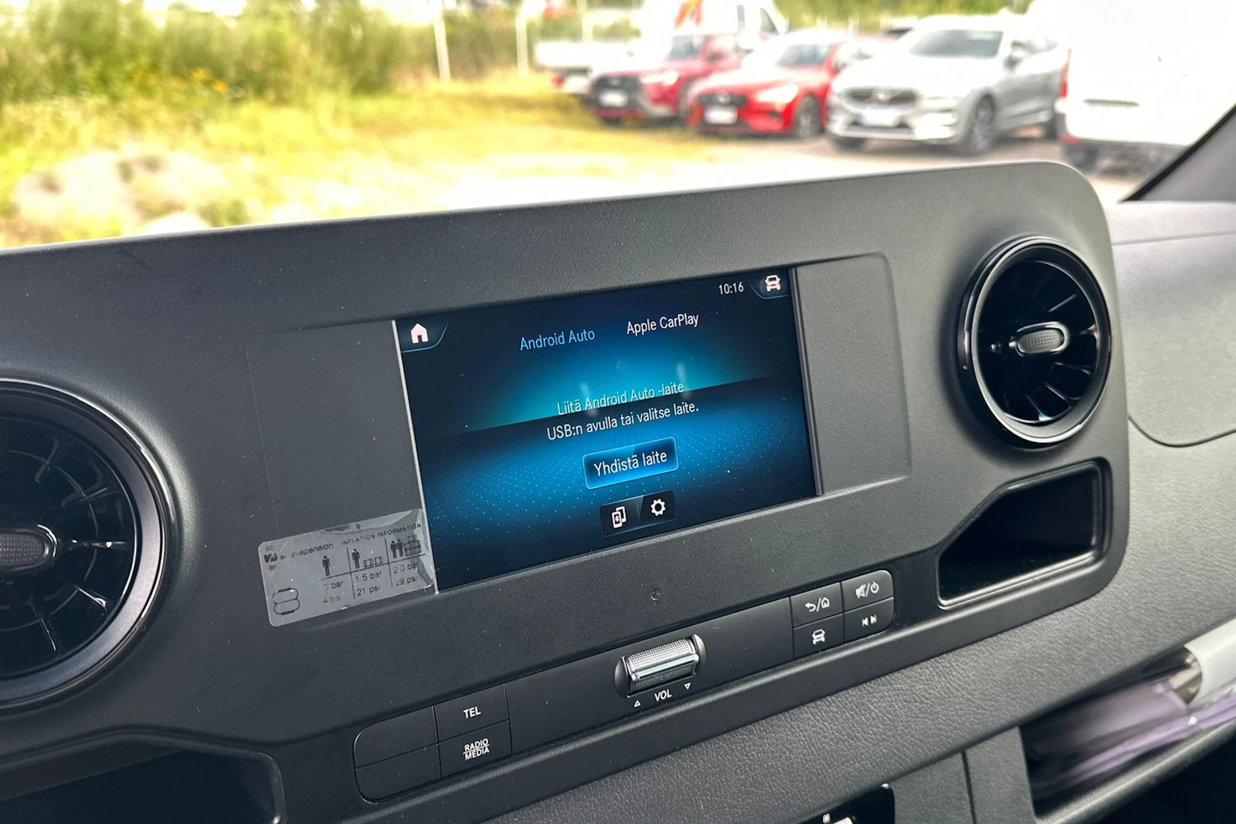 valkoinen Mercedes-Benz Sprinter 2023 kuva 17.