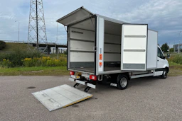 valkoinen Mercedes-Benz Sprinter 2023 kuva 22.