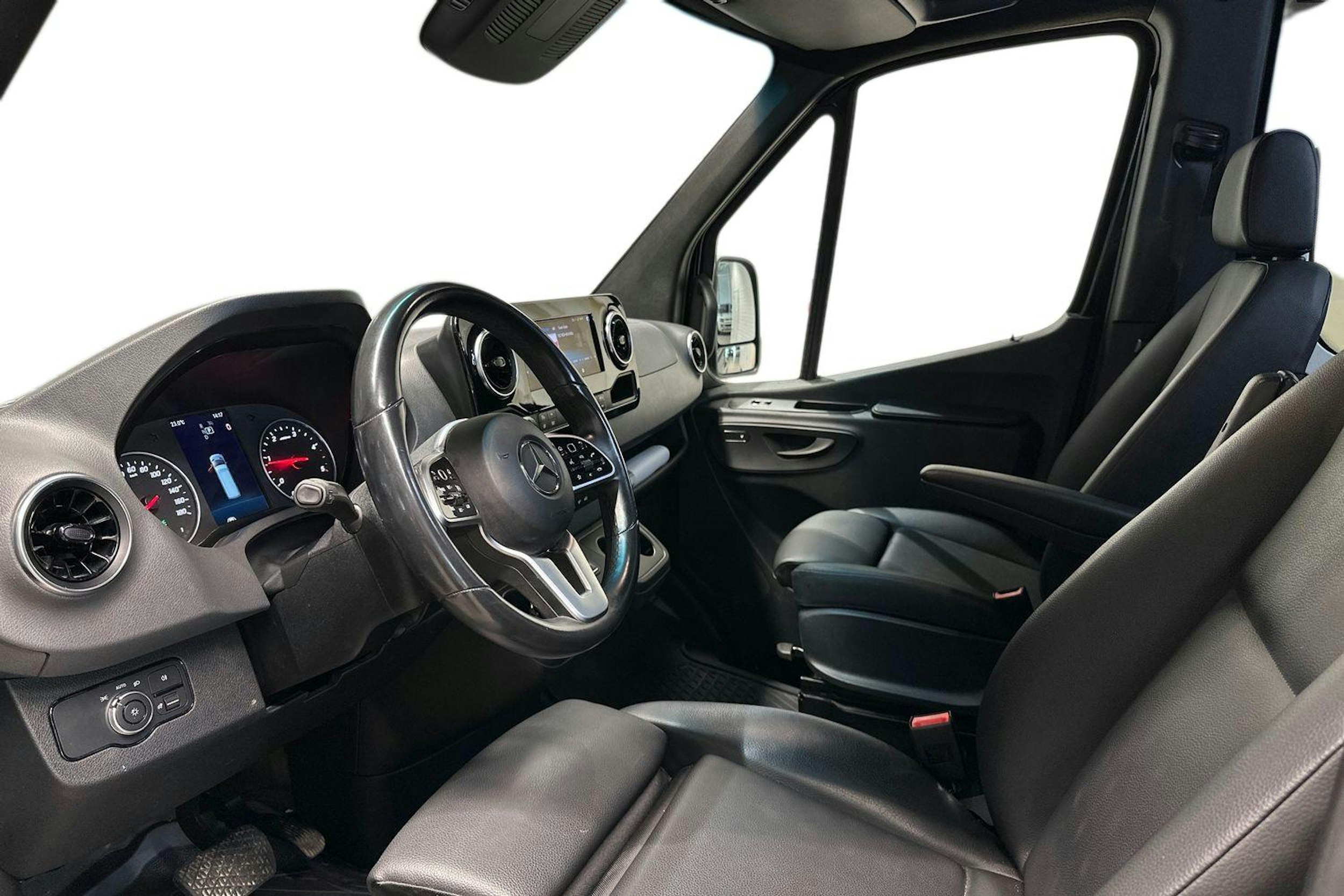 musta Mercedes-Benz Sprinter 2023 kuva 7.