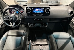 musta Mercedes-Benz Sprinter 2023 kuva 14.