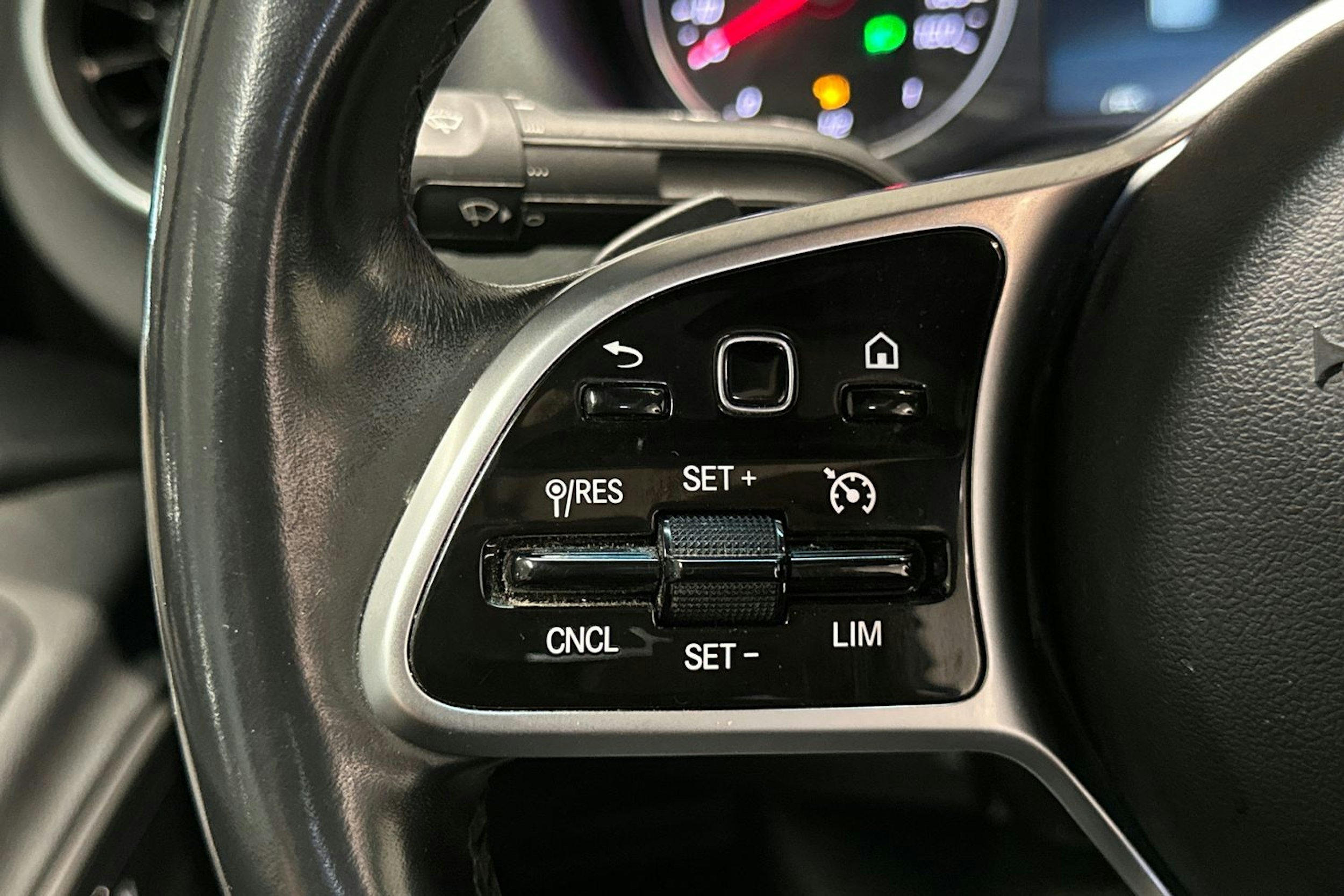 musta Mercedes-Benz Sprinter 2023 kuva 16.