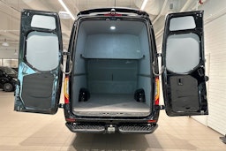 musta Mercedes-Benz Sprinter 2023 kuva 33.