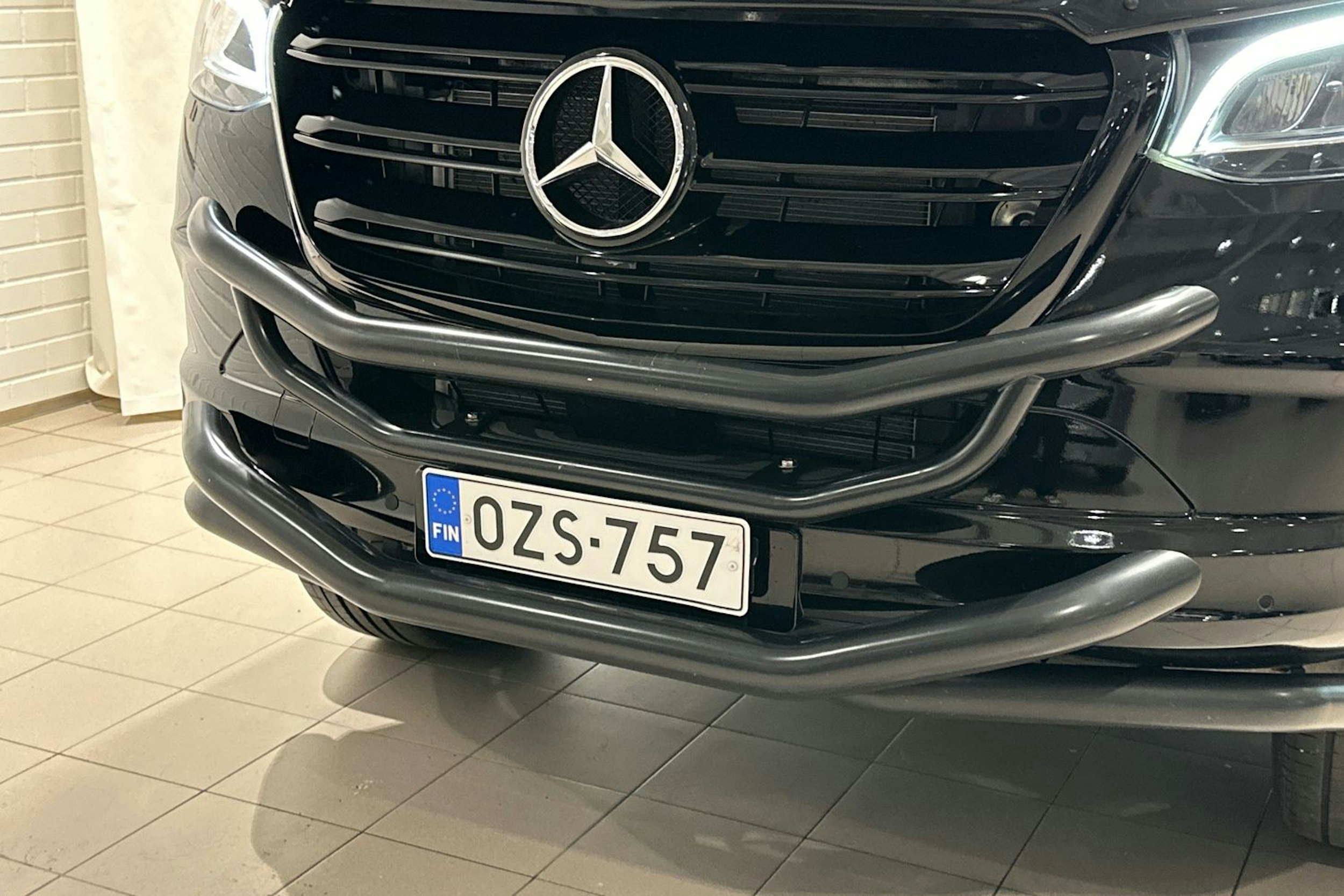musta Mercedes-Benz Sprinter 2023 kuva 38.