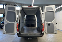 valkoinen Mercedes-Benz Sprinter 2023 kuva 3.