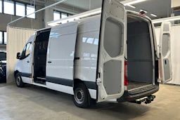 valkoinen Mercedes-Benz Sprinter 2023 kuva 5.