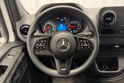 valkoinen Mercedes-Benz Sprinter 2023 kuva 15.