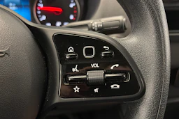 valkoinen Mercedes-Benz Sprinter 2023 kuva 18.