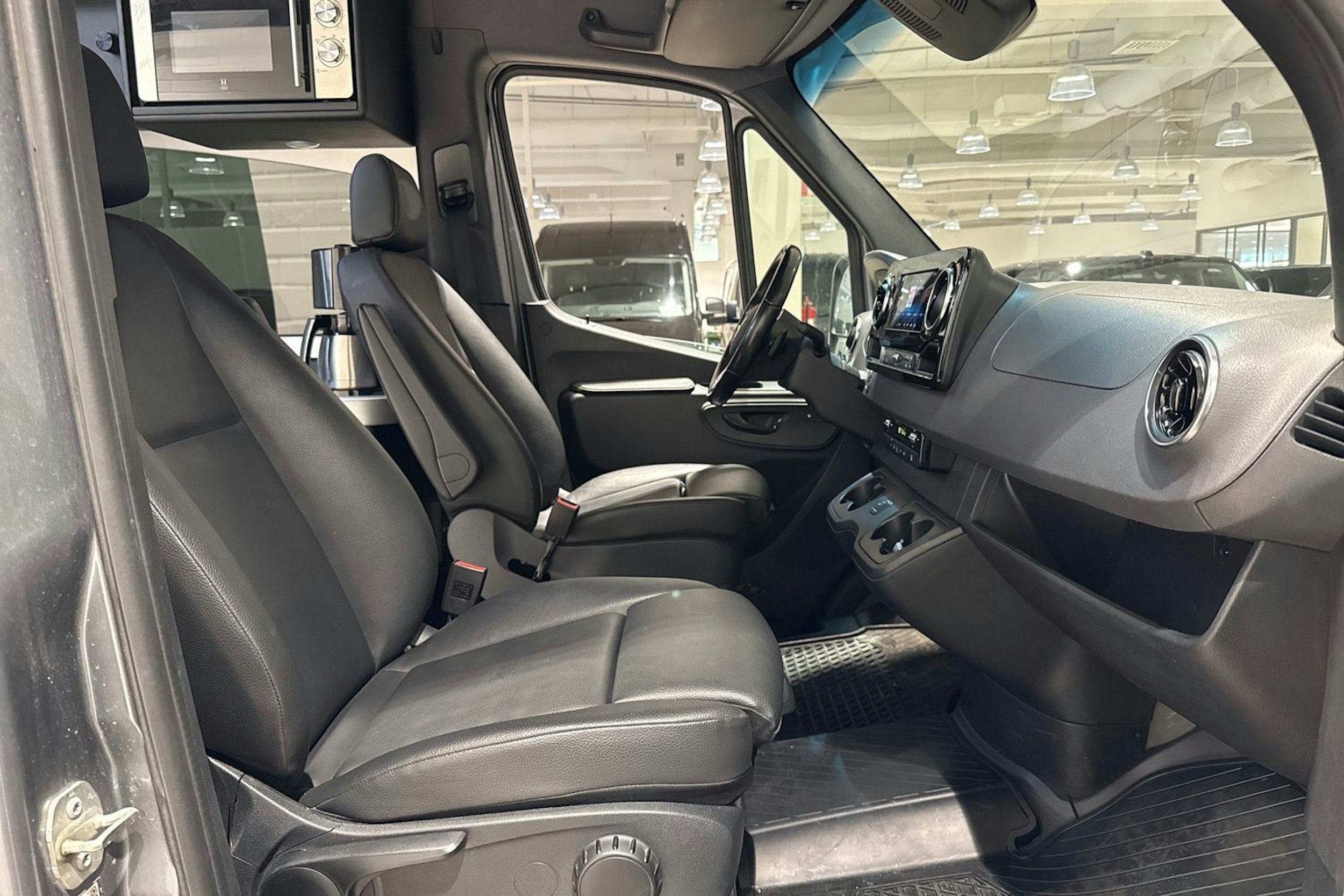Harmaa Mercedes-Benz SPRINTER 2023 kuva 22.