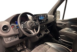 musta Mercedes-Benz Sprinter 2023 kuva 3.