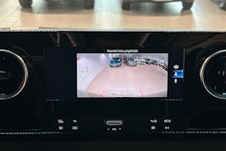 musta Mercedes-Benz Sprinter 2023 kuva 18.