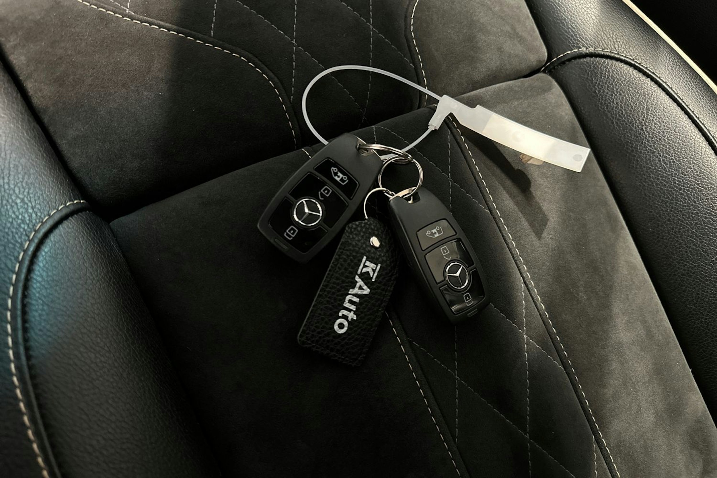 musta Mercedes-Benz Sprinter 2023 kuva 21.