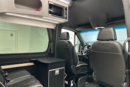 musta Mercedes-Benz Sprinter 2023 kuva 24.